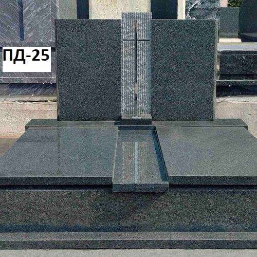 Пам'ятник подвійний, комплекс із сірого граніту з хрестом посередині , закрита плита