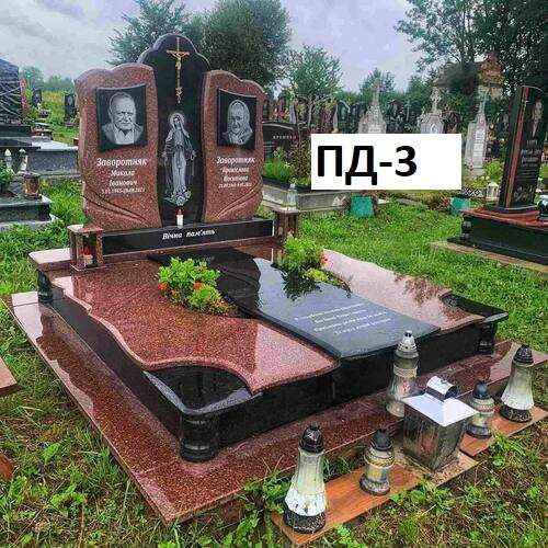 Пам'ятник подвійний з чорного та червоного граніту, фігурні вирізи під квітник, напів-закрита плита